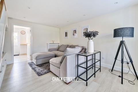 2 Ward Gardens, Harold Wood, Romford, RM3 0WX