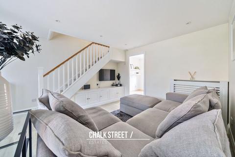 2 Ward Gardens, Harold Wood, Romford, RM3 0WX