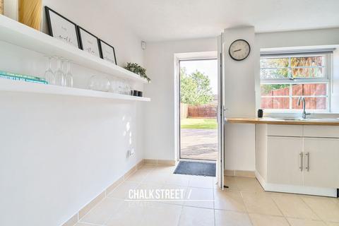 2 Ward Gardens, Harold Wood, Romford, RM3 0WX