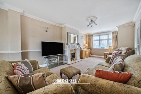 113 Warren Drive, Hornchurch, RM12 4QU