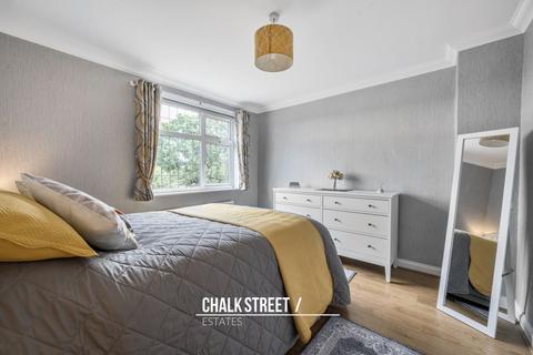113 Warren Drive, Hornchurch, RM12 4QU