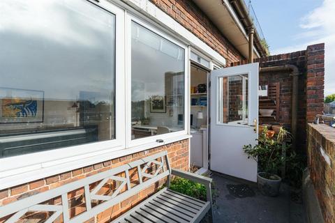19 Shellness Road, London, E5 8JU