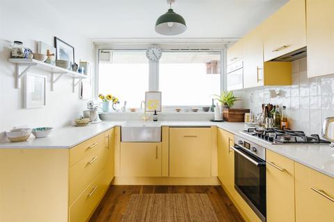 19 Shellness Road, London, E5 8JU