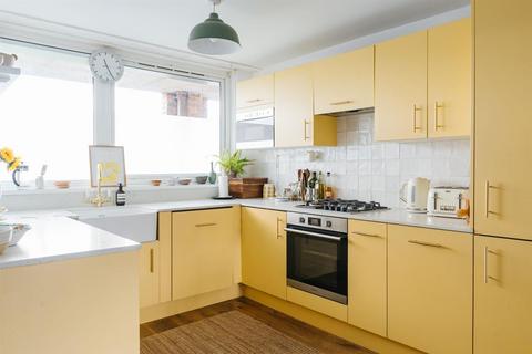 19 Shellness Road, London, E5 8JU