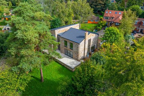 4 bedroom detached house for sale, Devereux Drive, Watford