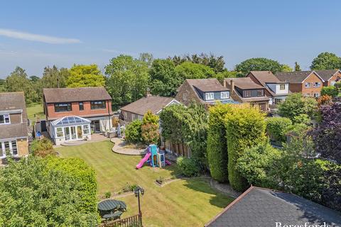 4 bedroom detached house for sale, Castledon Road, Wickford, SS12
