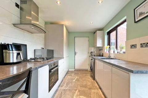 10 Furnace Close, Wombourne, Wolverhampton, WV5 0PB