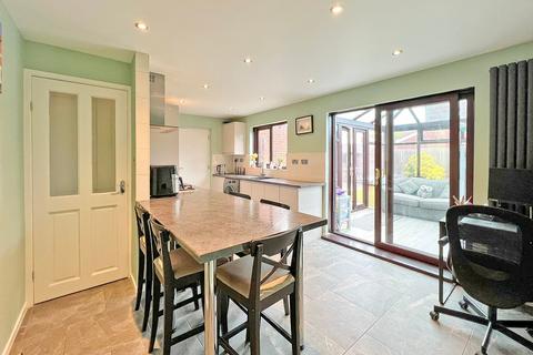 10 Furnace Close, Wombourne, Wolverhampton, WV5 0PB