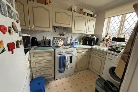 2 bedroom maisonette for sale, Stockwood Way, Farnham, Surrey, GU9