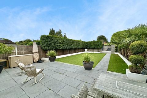 3 bedroom detached house for sale, Mytchett Road, MYTCHETT GU16