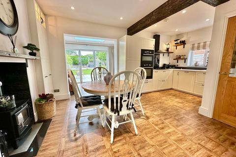 3 bedroom detached house for sale, Mytchett Road, MYTCHETT GU16