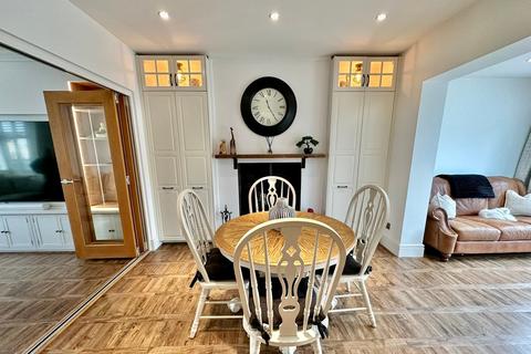 3 bedroom detached house for sale, Mytchett Road, MYTCHETT GU16