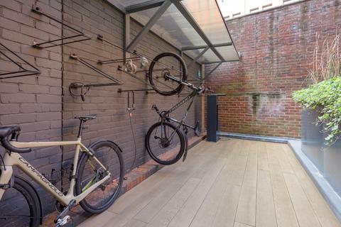Office to rent, 37-43 Blagrave St Reading RG1 1PZ