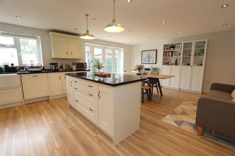 4 bedroom semi-detached house for sale, Delta Road, Hutton, Brentwood