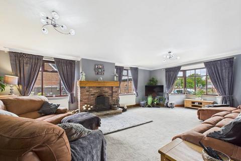 undefined, Mereside, Hornsea, HU18 1BG