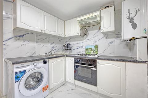 3 bedroom terraced house for sale, Epping Way, London E4