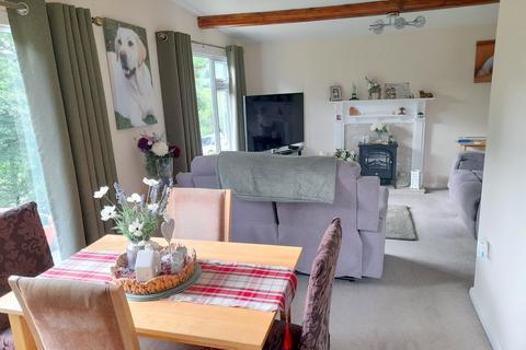undefined, Henllan Chalet Park, Llangyniew SY21