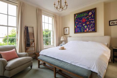 undefined, St. James's Gardens, London W11
