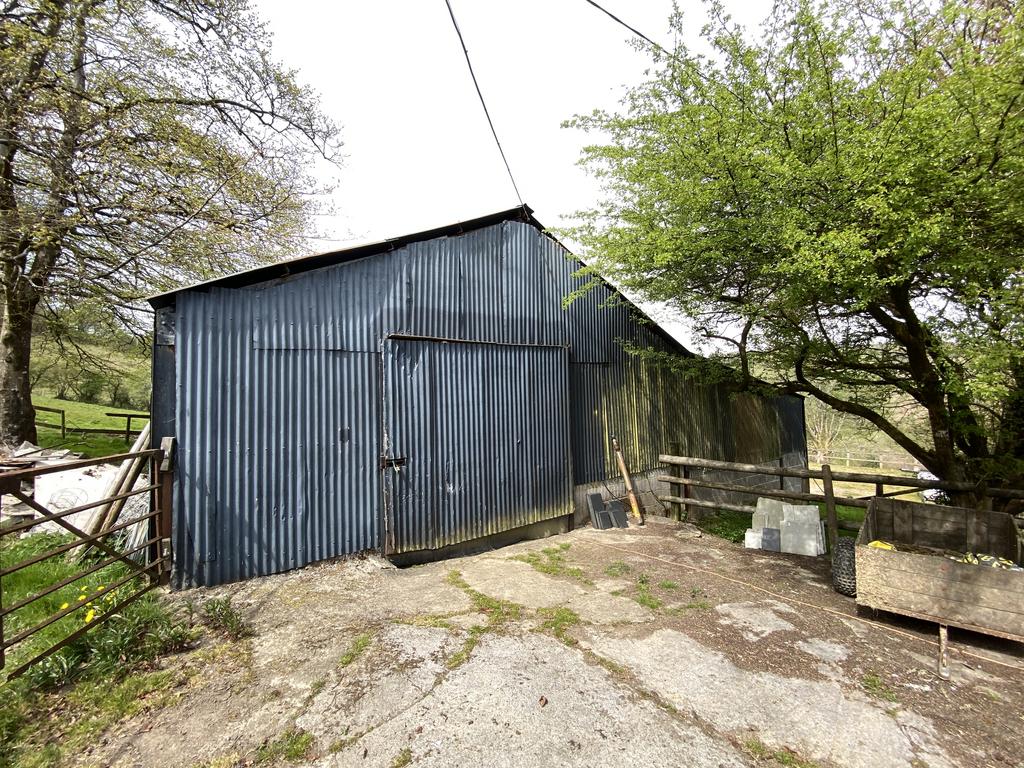 General purpose barn