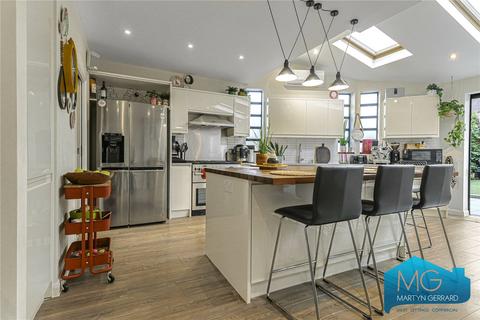 5 Willow Way, London, N3 2PL
