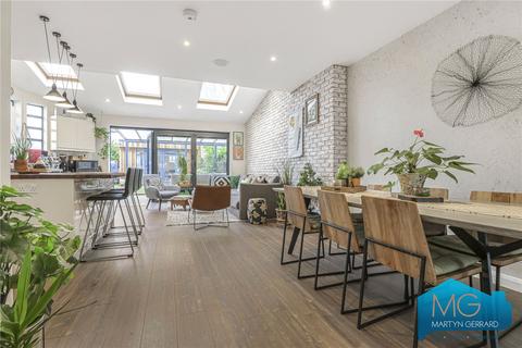 5 Willow Way, London, N3 2PL