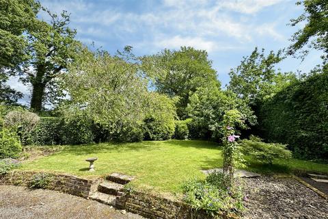 4 bedroom chalet for sale, Chiddingfold
