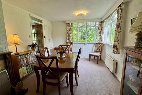 4 bedroom chalet for sale, Chiddingfold