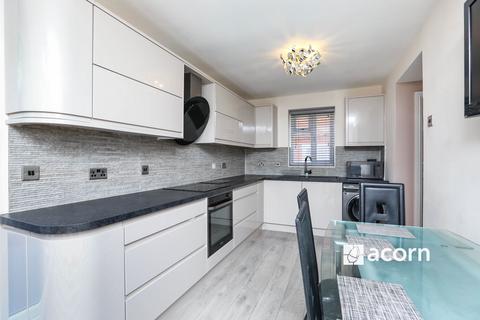 3 bedroom semi-detached house to rent, The Tideway Rochester ME1