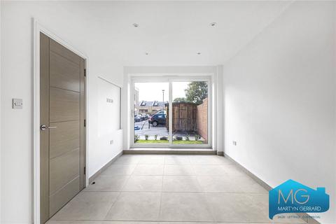 4 bedroom end of terrace house for sale, Chase Road, London, N14