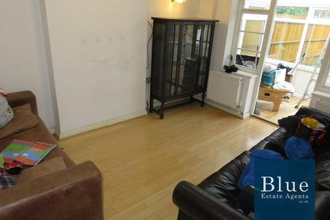 5 bedroom bungalow to rent, Marlborough Road, Ashford, TW15