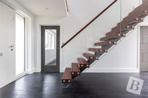 4 bedroom detached house for sale, Woodlands Grove, Stapleford Abbotts, Essex, RM4