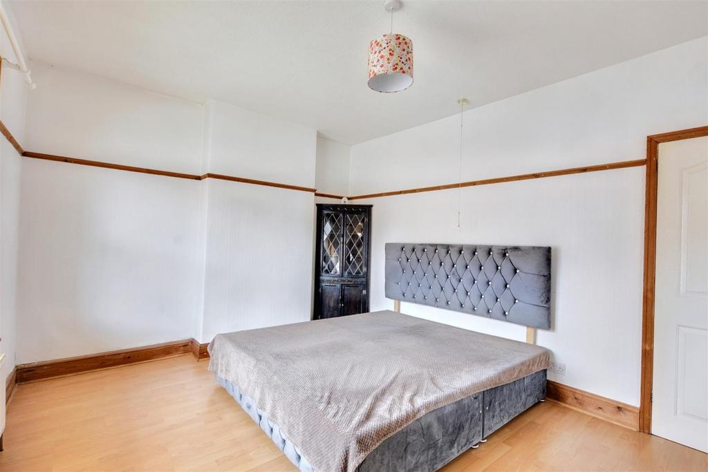 Bedroom 1 2.jpeg