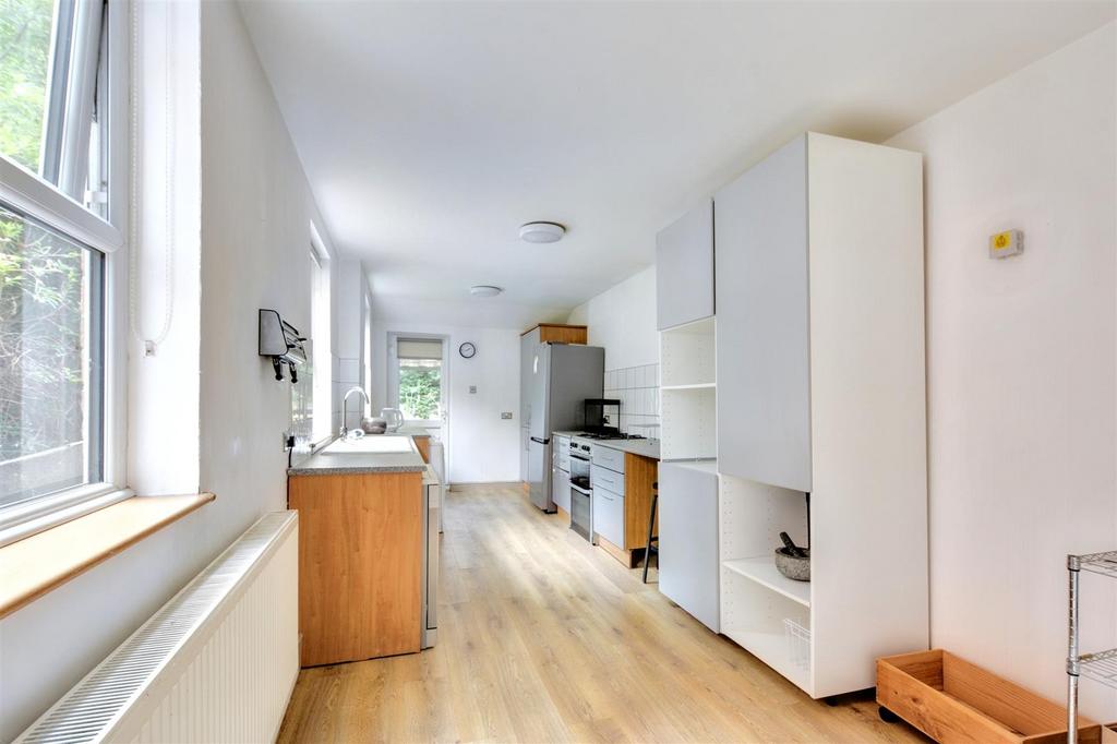 Kitchen 1.jpeg