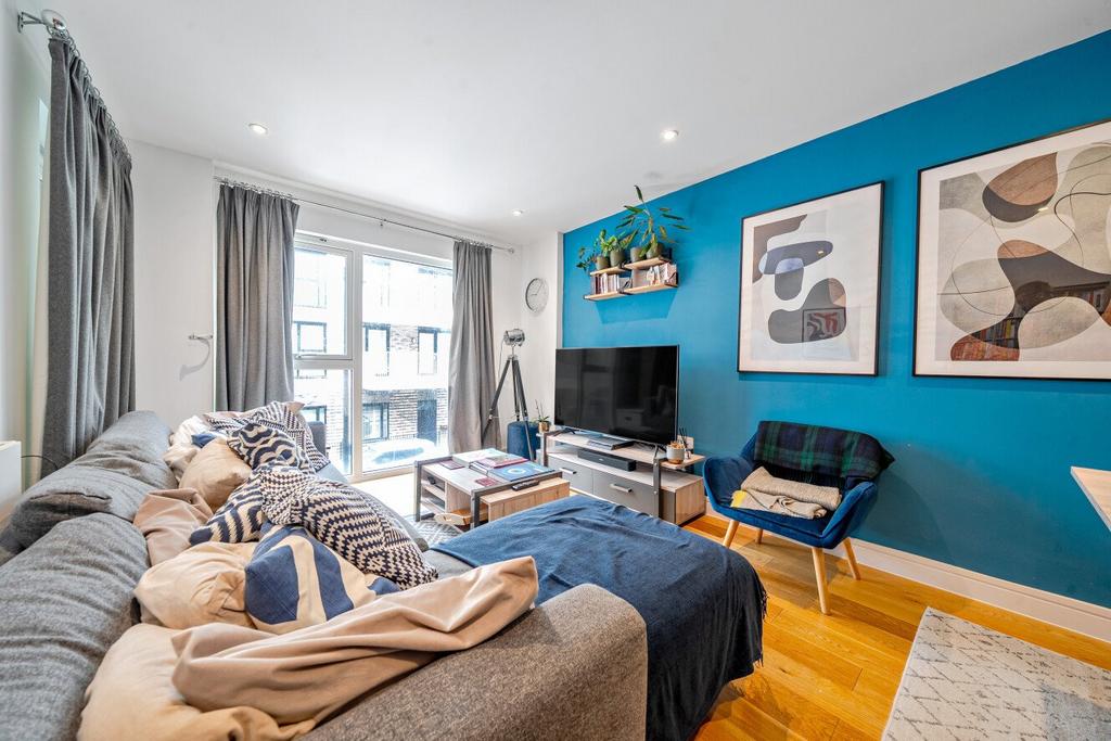 Victoria Rise Clapham Fairbourne Road, London, SW4 1 bed flat - £400,000