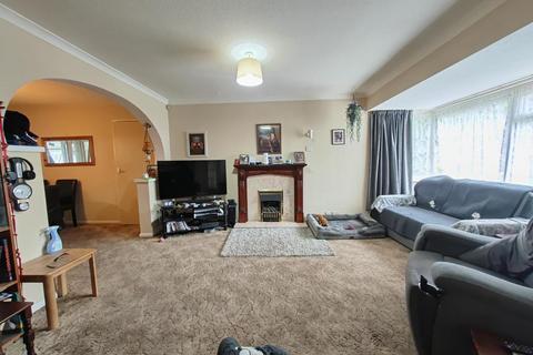 43 Highgate Road, Woodley, Reading, RG5 3ND
