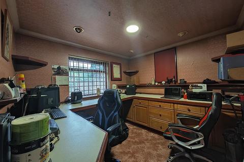43 Highgate Road, Woodley, Reading, RG5 3ND