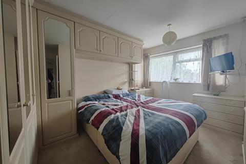 43 Highgate Road, Woodley, Reading, RG5 3ND