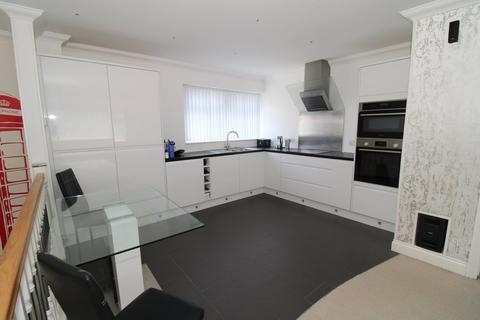 undefined, Mapleton Close, Bromley, BR2