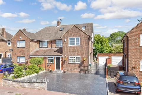 4 bedroom semi-detached house for sale, Stangate Road, Rochester ME2