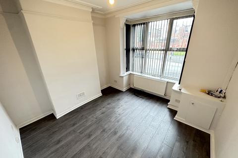 3 bedroom terraced house to rent, Rosebery Street, Manchester, M14