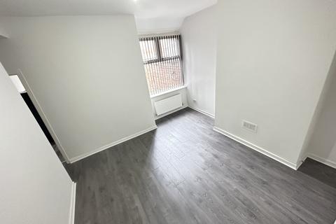 3 bedroom terraced house to rent, Rosebery Street, Manchester, M14