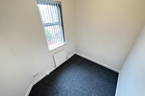 3 bedroom terraced house to rent, Rosebery Street, Manchester, M14