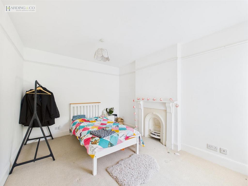 CAM01113 G0-PR0165-STILL004.jpg