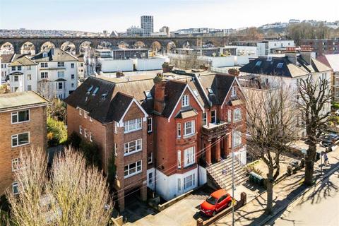 8, Stanford Avenue Brighton BN1