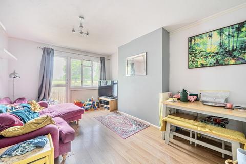 Flat 27, Hillside House, 1 Duppas Avenue, Croydon, CR0 4BX