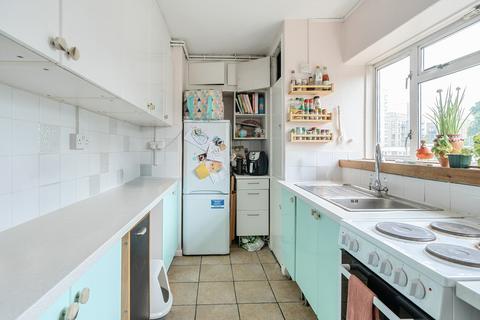 Flat 27, Hillside House, 1 Duppas Avenue, Croydon, CR0 4BX