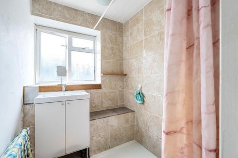 Flat 27, Hillside House, 1 Duppas Avenue, Croydon, CR0 4BX