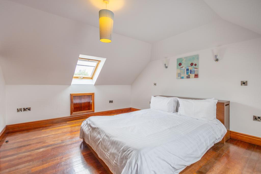 Principle bedroom 3