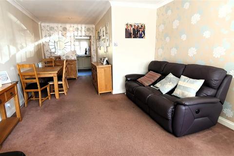 undefined, Fountains Avenue, Hanworth