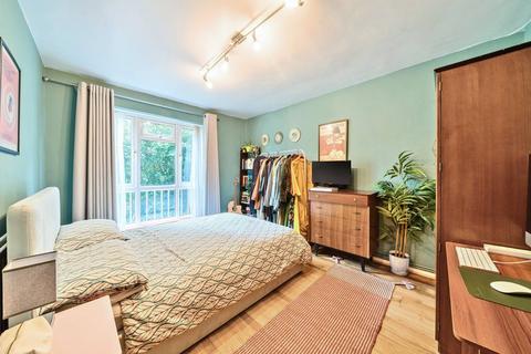 Flat 1, Weymouth Court, 55 - 57 Upper Tulse Hill, London, SW2 2SH